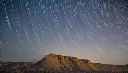 fb体育官网-社交媒体热议：谁是本赛季最耀眼的车手？